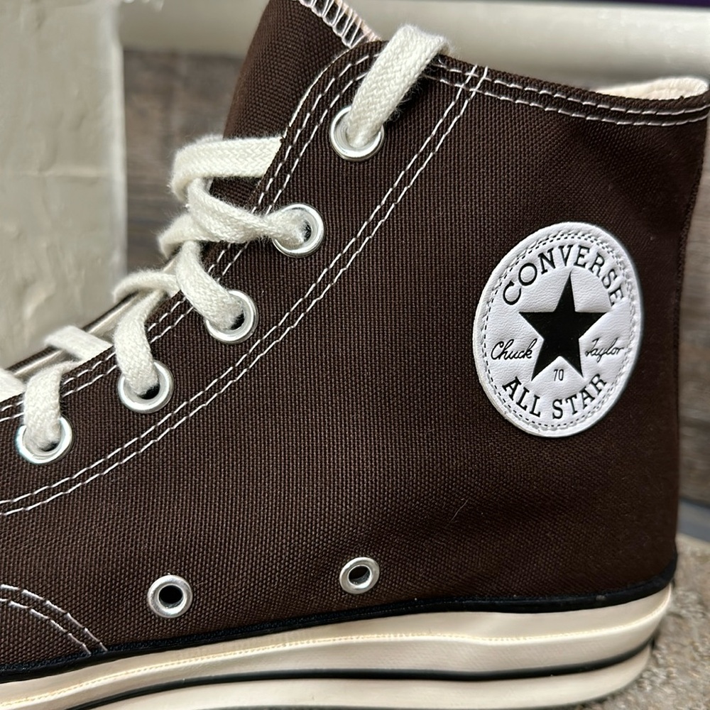 Converse Chuck Taylor High Tops Brown White